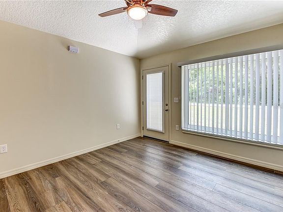 4th image of 703 Grant Ave