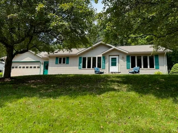 20488 Hidden Valley Rd, Richland Center, WI 53581