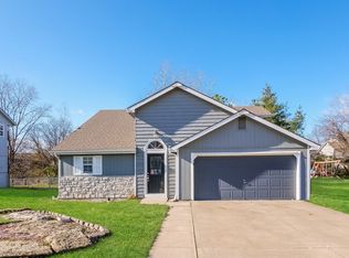 202 S Huntsman Blvd, Raymore, MO 64083