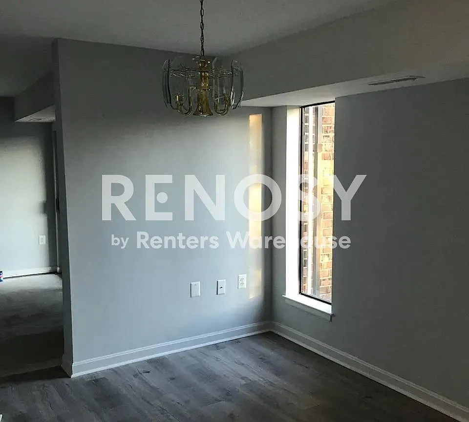Available Spet 1 - Updated 2 Br 1.5 Bath - Third Floor With Balcony — Photo 4