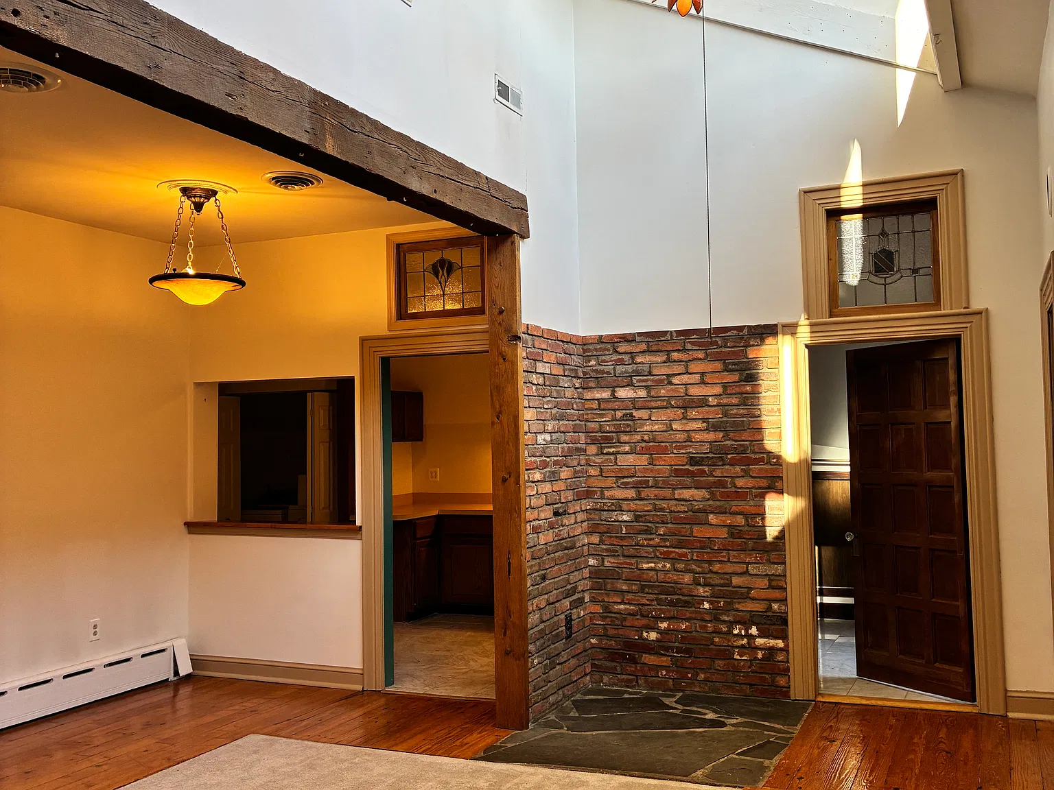 1 bed, 1020 sqft, $1,800 — Photo 2