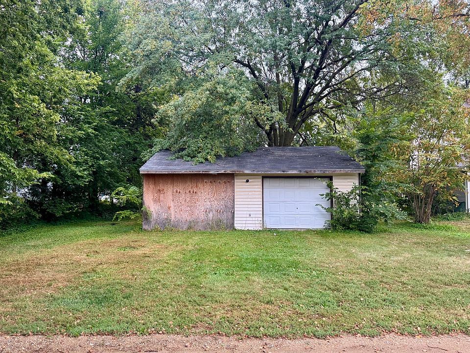 2nd image of 523 Strait Ave