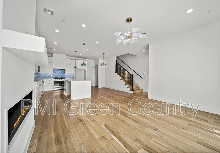 118 E Elgin St — Photo 7