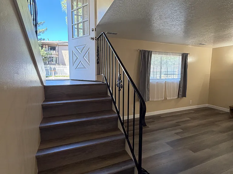 762 E Baker Dr — Photo 4