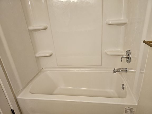 5th image of 15404 10th Ave SW #B76fb53ba