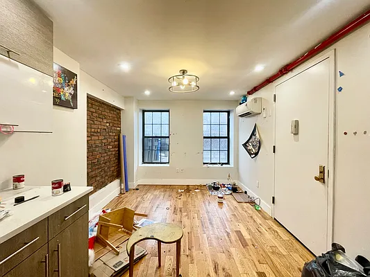 Rented by ERNY LLC | media 10