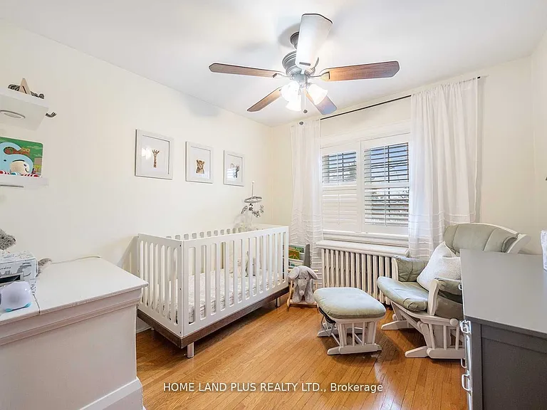 70 Mann Ave — Photo 14