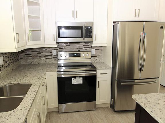 4th image of 3637 Sardinia Ave