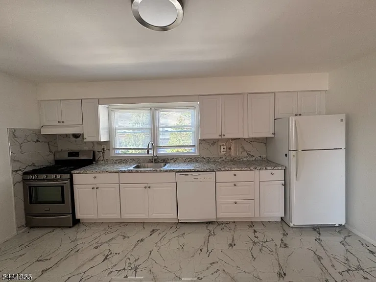 32 Harding Ct #2 — Photo 8