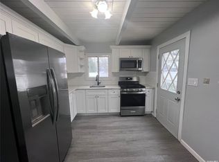 104 Applegate Dr, Central Islip, NY