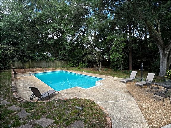 2nd image of 5770 Chester Ct