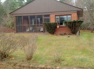 39 Lakeshore Dr, Averill Park, NY 12018