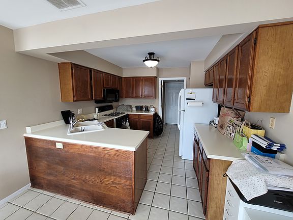 2nd image of 615 Newbury Ln