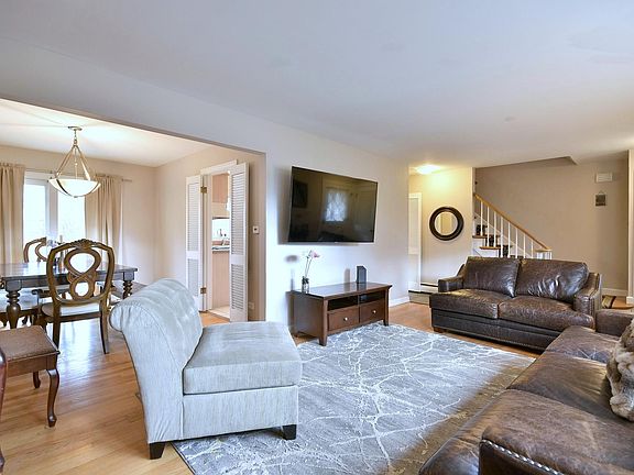 4th image of 1130 E Lake Ave