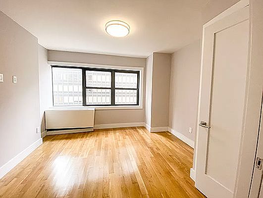 1st image of 330 E 48th St #1E