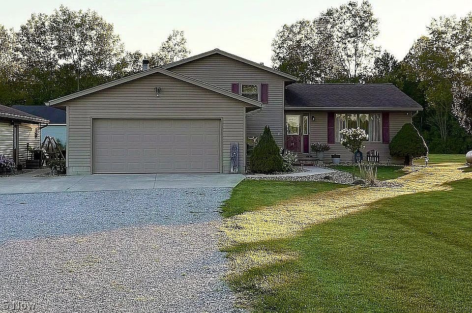 1st image of 21930 Foster Rd