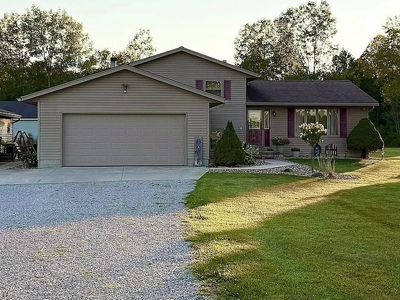 21930 Foster Rd, Wellington, OH, 44090