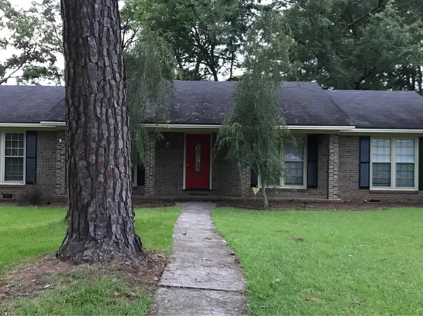 2703 Pine Manor Ln, Albany, GA 31707