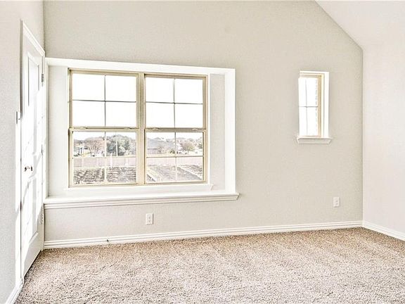 4th image of 3016 Charles Dr