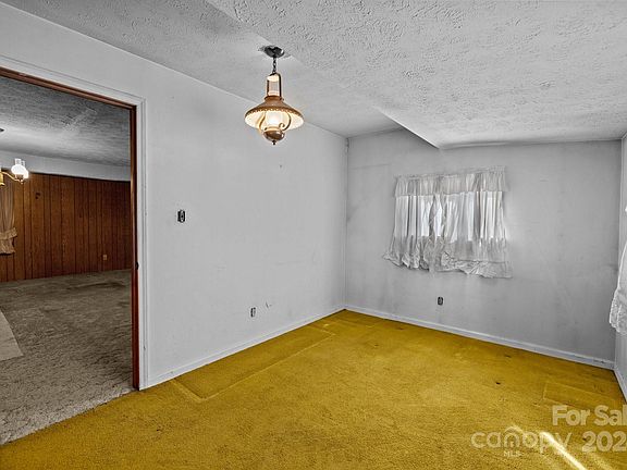5th image of 2309 Maywood Dr SW