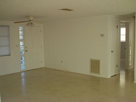 3rd image of 2101 Maureen Dr