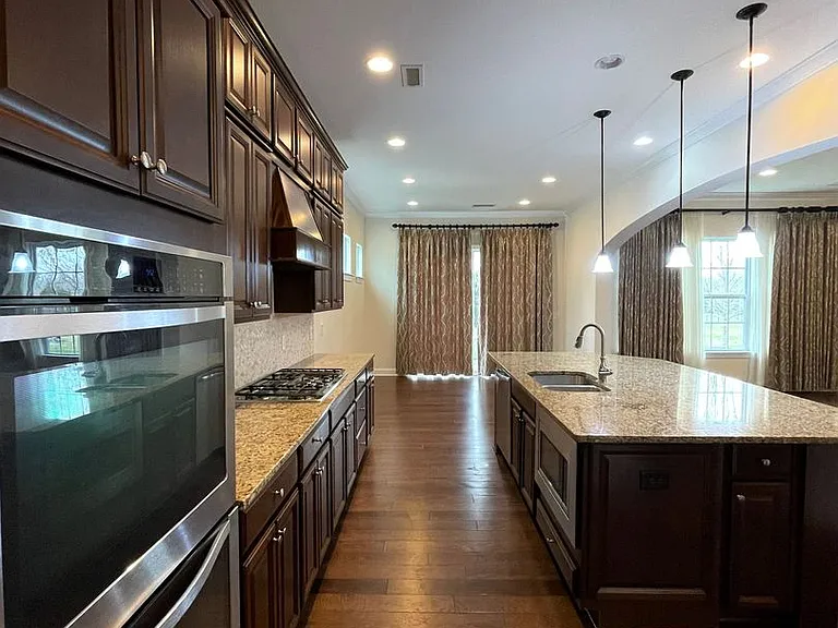 1223 Oleander Ln — Photo 5