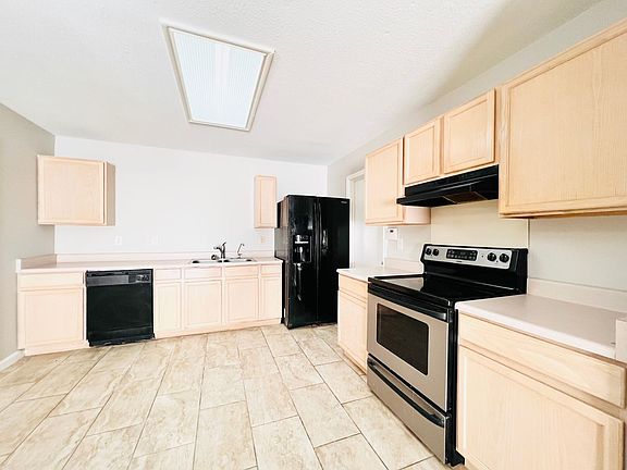 3rd image of 2219 Muddy Peak Dr