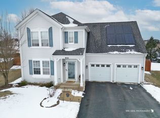 451 W Waterbury Dr, Round Lake, IL 60073