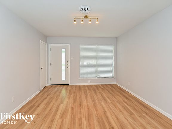 2nd image of 1206 Dearborn Dr