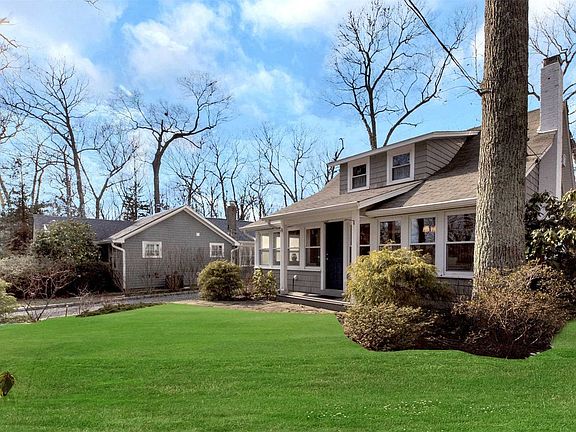 2nd image of 7075 Great Peconic Ba Blvd