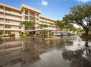 3970 Oaks Clubhouse Dr APT 105, Pompano Beach, FL 33069