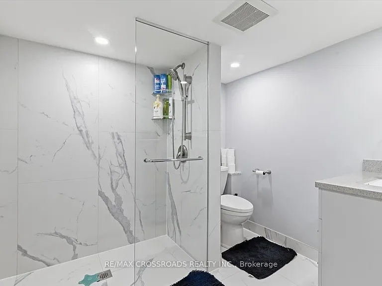 8 Culver Ln — Photo 30
