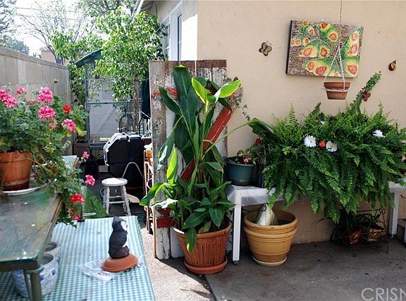 Front Unit (12721): Side & rear courtyard, looking South