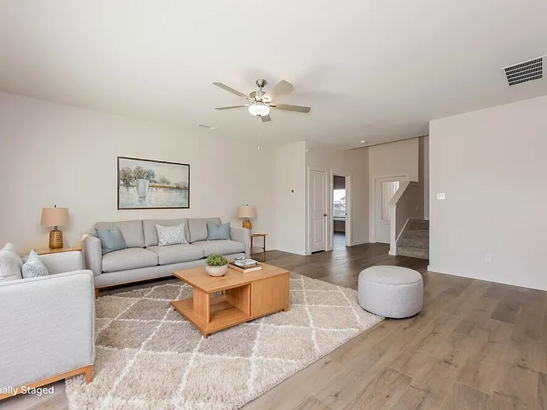 315 Patton Ln — Photo 4