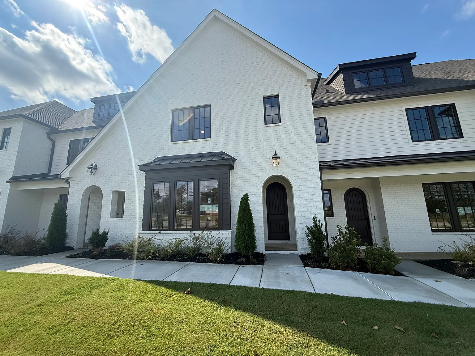 2 bed, 2.5 bath, 1557 sqft, $2,500 — Photo 1