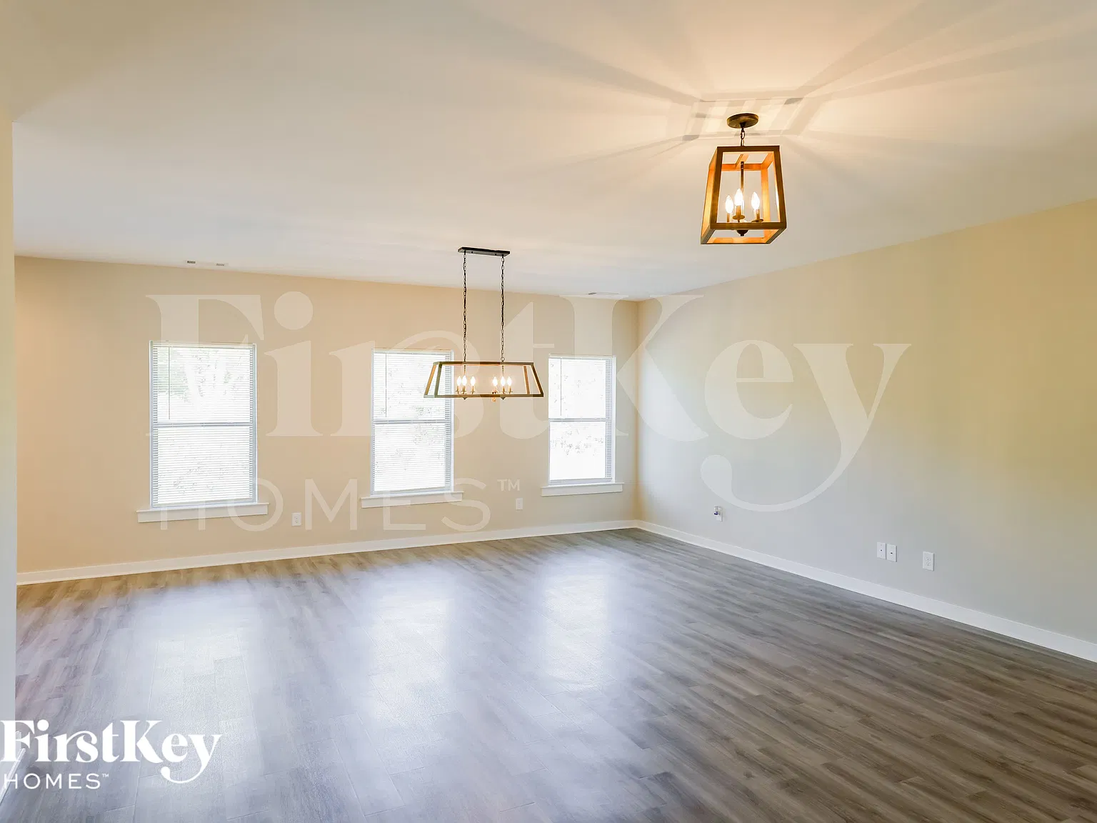 3 bed, 2.0 bath, 1801 sqft, $1,585 — Photo 3
