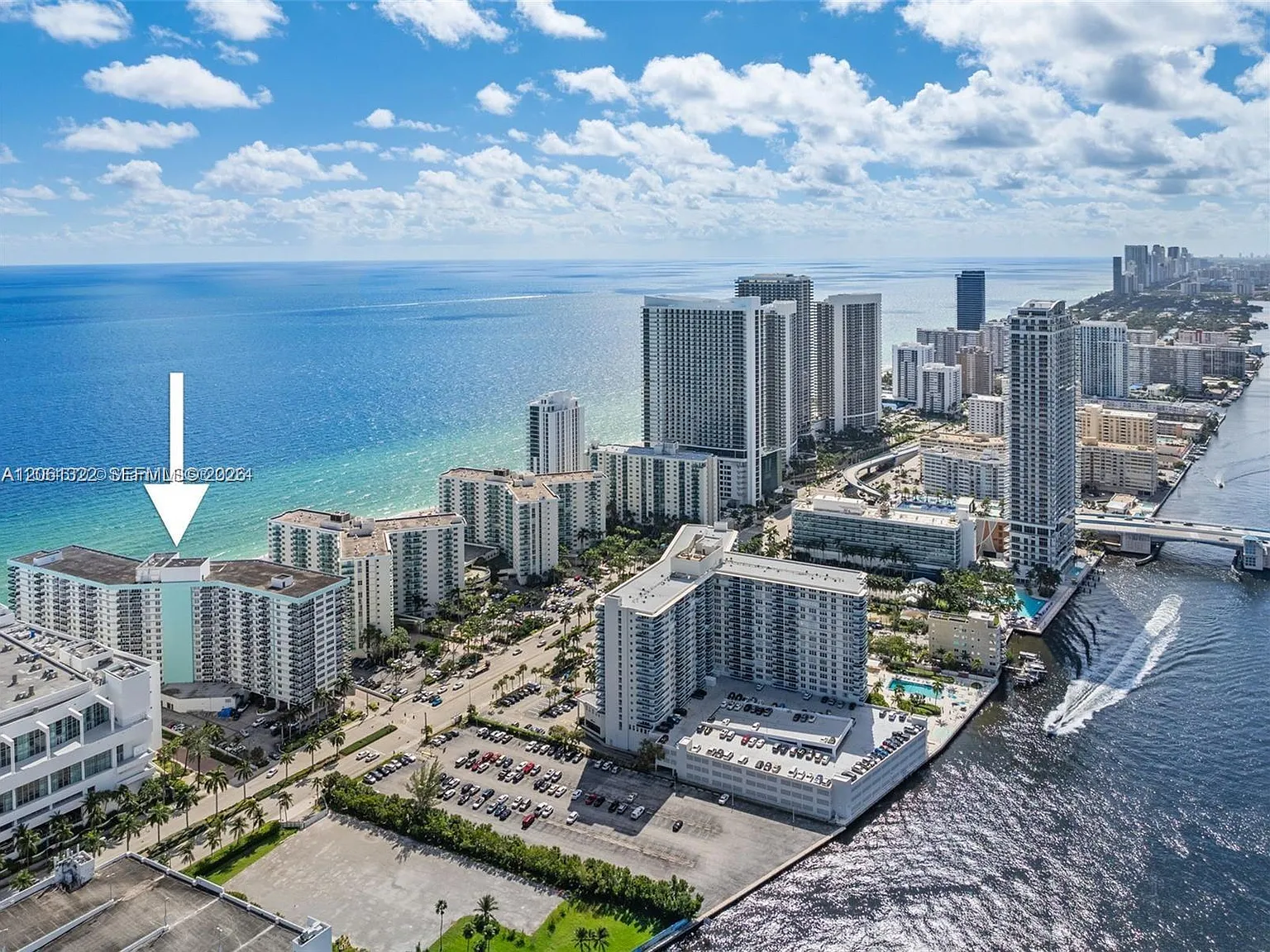 Sea Air Towers Condo — Photo 2