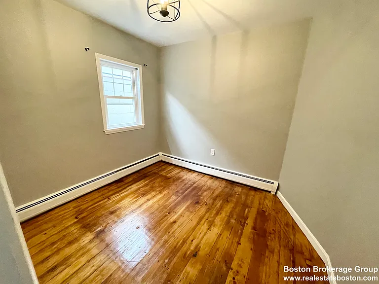 31 Falcon St #2 — Photo 8