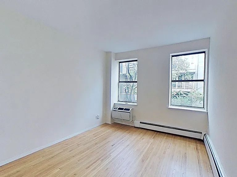 365 W 52nd St #4F — Photo 8
