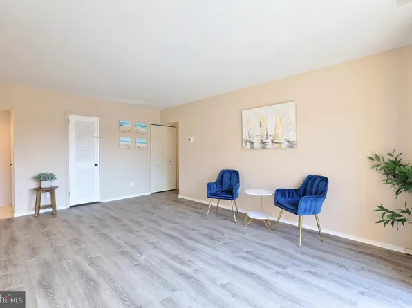 19301 Club House Rd APT 302, Gaithersburg, MD 20886