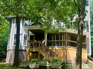 2406 Hebbeln Dr, Leavenworth, KS 66048