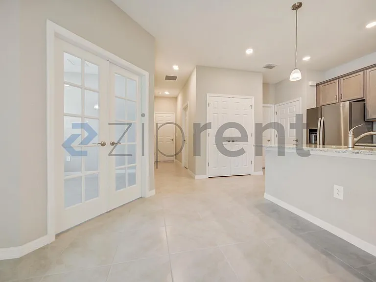 1126 S Town And River Dr — Photo 19