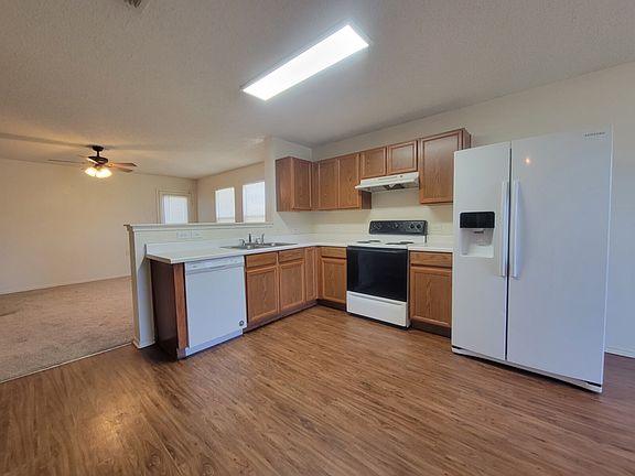 2nd image of 1815 Brookwood Dr