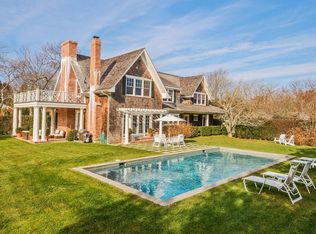 24 Johnny Ln, Southampton, NY 11968