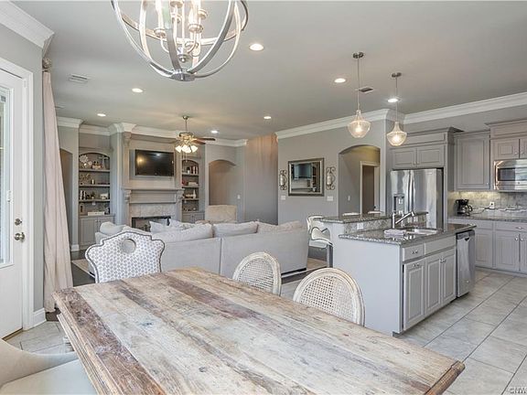 5th image of 205 Ballis Ln