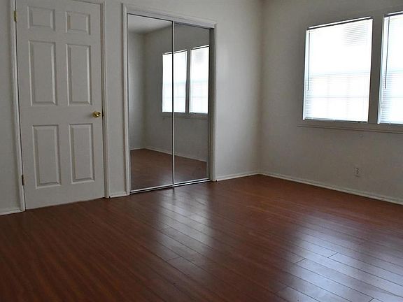 3rd image of 6902 Jellico Ave