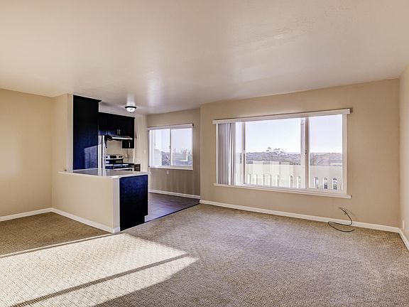 3rd image of 1301 La Playa St #7