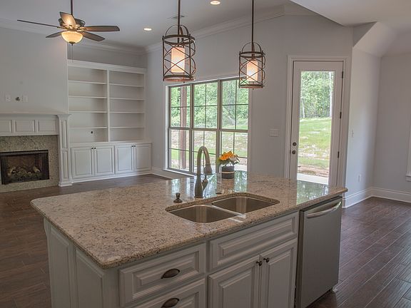 5th image of 103 Bayside Dr
