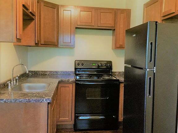 3rd image of 6804 W Clinton Ave