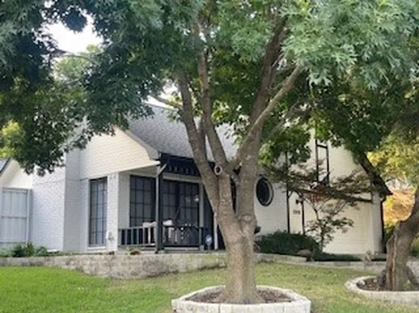 2510 Plumdale Dr, Carrollton, TX 75006